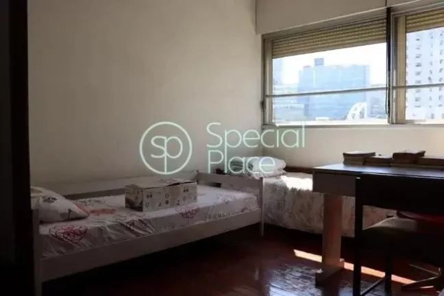 Imagem Excelente apartamento com 200m² no Jardim América Living com 68m², grandes janelões,, sala de ja...