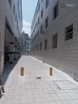 Imagem Oportunidade Única: Apartamento Compacto Pé na Areia no Jardim Guilhermina, Praia Grande!
