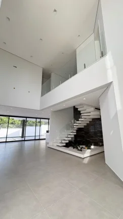 Imagem Imperdível: Casa de luxo em condomínio, 4 quartos e 3 suítes, no Parque Santa Márcia, Votorantim-SP - 400m² - 3 vagas.