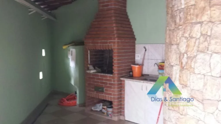 Imagem SANTO ANDRÉ Sobrado 350M², 3 suítes, espaço gourmet, 5 vagas com ótima localização e valor !!!