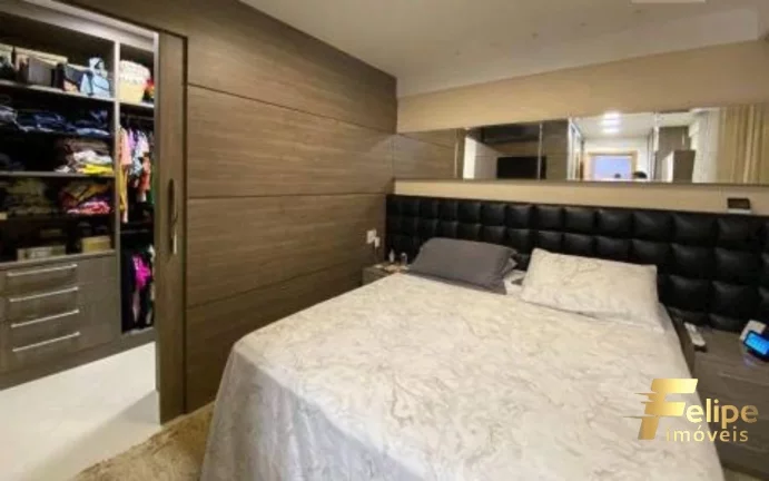 Imagem EXCELENTE OPORTUNIDADE! Cobertura duplex com vista para o mar, nada quadra da Praia de Itaparica.