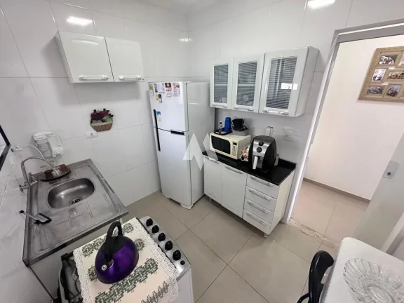 Imagem Apartamento de 1 Dormitório na Ponta da Praia - Vista Livre e Vaga de Garagem!
