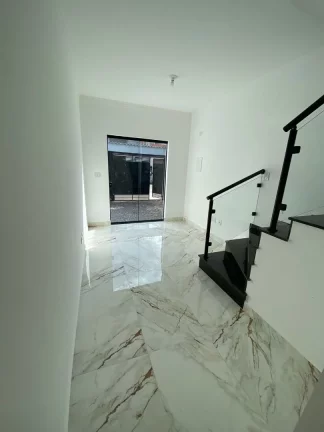 Imagem Sobrado com 2 dormitórios à venda, 72 m² por R$ 350.000,00 - Parque Recanto Mônica - Itaquaquecetuba/SP