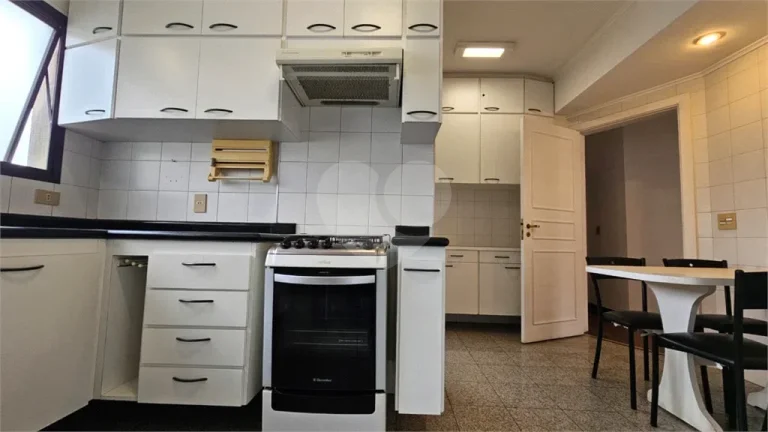 Imagem Apartamento à venda com 3 quartos, sendo 1 suíte, no condomínio Maresias, São Paulo - SP