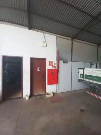 Imagem Galpão para Locação na BR 265, Barbacena - 450m2 com Piso Industrial