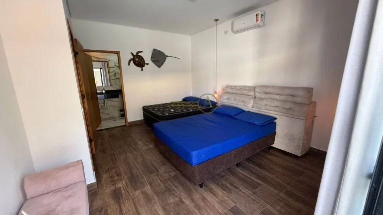 Imagem Linda casa térrea a venda 100m da praia e porteira fechada em Peruíbe