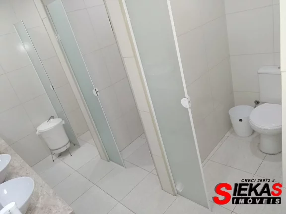 Imagem Salão Comercial para Locação em São Paulo-SP no Bairro Nícleo Lageado: 1.000m² e 8 Banheiros!