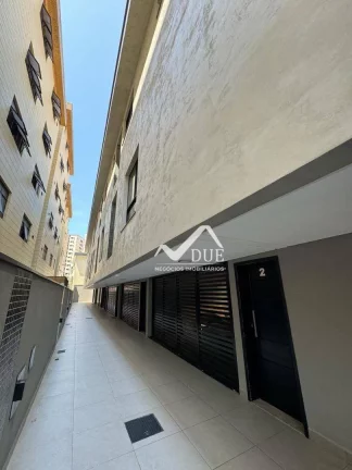 Imagem Village tipo sobrado com 2 suites. 4 banheiros, espaço gourmet para churrasqueira à venda, 89 m² por R$ 810.000 - Boqueirão - Santos/SP