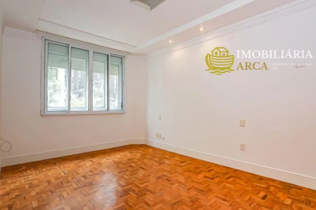 Imagem Apartamento à venda na Bela Vista, São Paulo-SP: 3 quartos, 1 suíte, 1 sala, 1 banheiro, 1 vaga de garagem, 240m² de área.