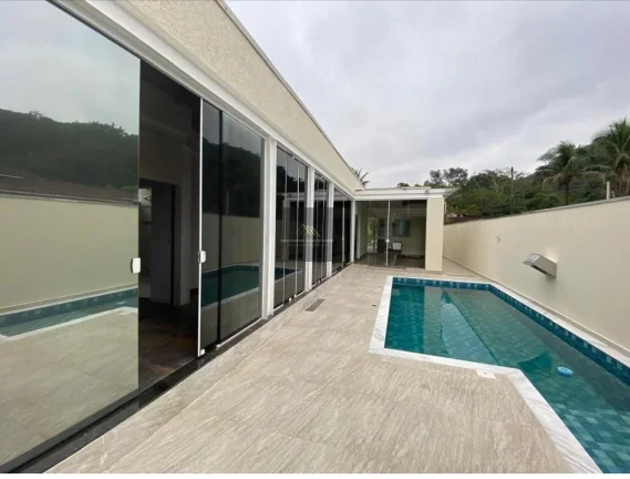 Imagem Casa em Condomínio para Venda em Ubatuba / SP no bairro Horto Florestal