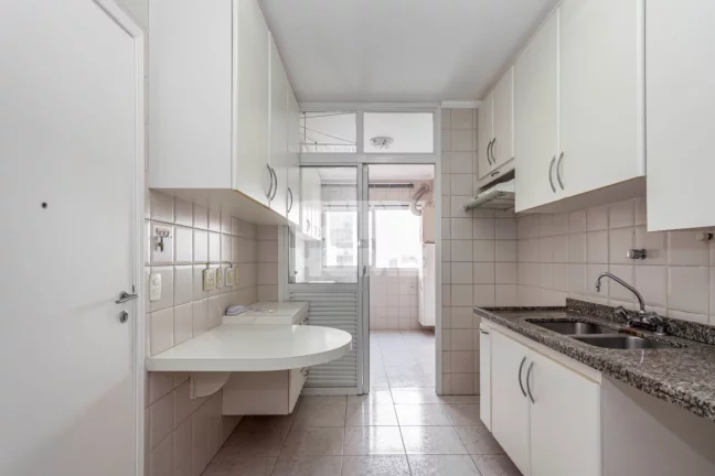 Imagem Lindo apartamento com 118 m² área útil, 03 dormitórios - sendo 01 suíte, living para dois ambie...
