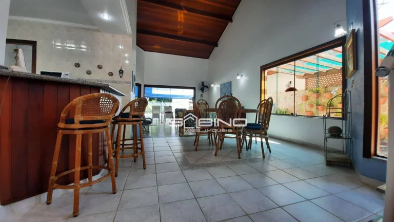 Imagem Casa para à venda na Riviera, com 4 dormitórios sendo 4 suítes, 402m² área útil 3 vagas