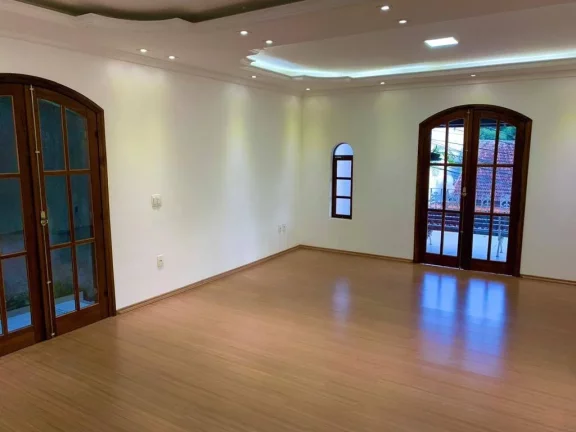 Imagem VENDO ESTA LINDA CASA EM NOVA FRIBURGO. BAIRRO: