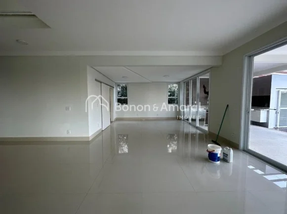 Imagem Excelente Casa à Venda em Valinhos - SP

Esta casa está situada em uma localização privilegiada,...