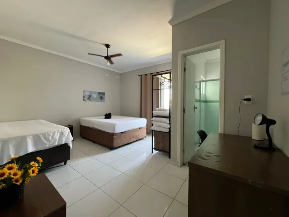 Imagem Casa para Venda em Praia Grande, Caiçara, 3 dormitórios, 1 suíte, 1 banheiro, 2 vagas