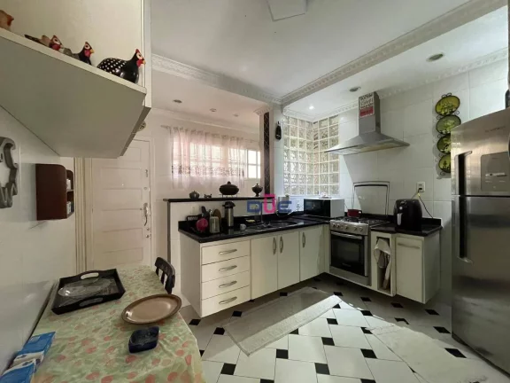 Imagem Apartamento Icônico com 2 suítes à venda, 168 m² por R$ 742.000 - Gonzaga - Santos/SP