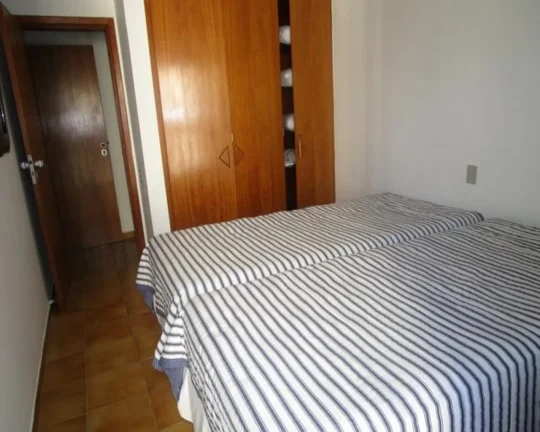 Imagem Apartamento à venda no Guarujá na Praia das Pitangueiras.