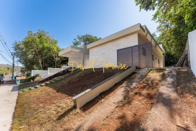 Imagem Casa com 3 suítes + escritório e 2 vagas