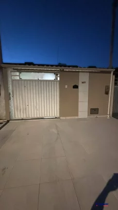 Imagem VENDO CASA DE 2/4 SENDO UMA SUITE