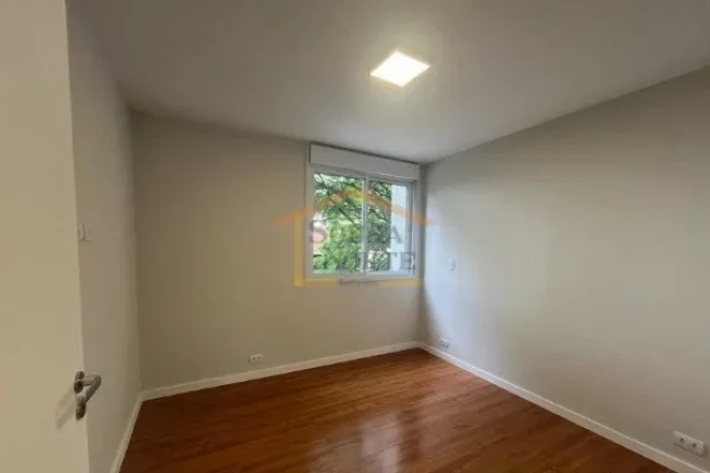 Imagem Apartamento de 80m² em Moema, totalmente reformado, com 2 dormitórios, 2 banheiros, 1 vaga de gara...