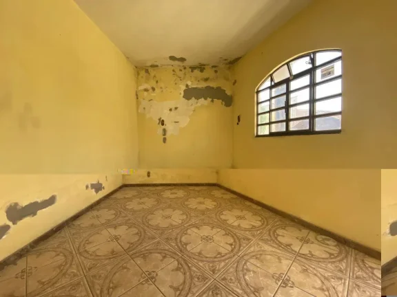 Imagem Casa à venda no bairro Floresta, com 2 quartos , sendo uma suíte