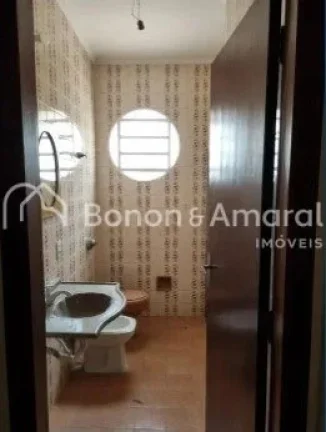 Imagem Casa no Taquaral, localizada a apenas três quadras do Supermercados Dalben, oferecendo praticidade ...