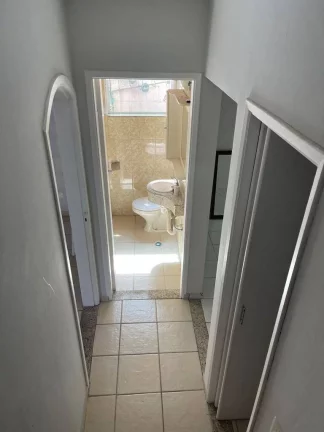 Imagem Sobrado com 270 m² 4 Dormitorios sendo 2 Suietes e 3 vagas de Garagens