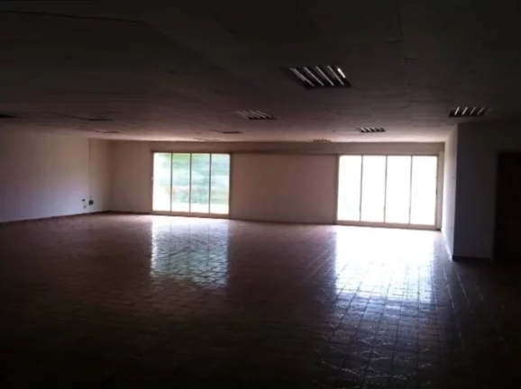 Imagem Barracão com 950m2 em ótima localização, no centro da cidade.Palace Imobiliária Ltda tem mais o...