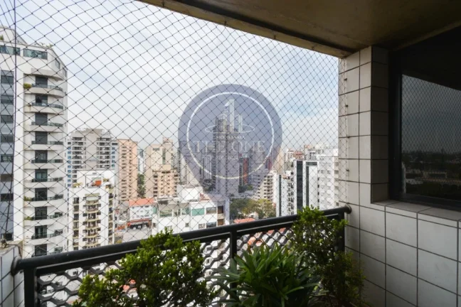 Imagem Apartamento à venda em Moema, São Paulo-SP, 3 quartos, 3 suítes, 2 salas, 3 banheiros, 3 vagas, 202m².