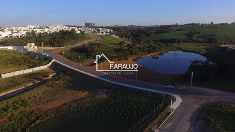 Imagem Terreno à venda em Sorocaba com 357m², condomínio Helena Maria