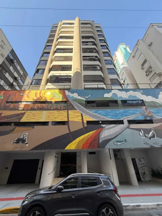 Imagem Apartamento último andar com 3 dormitórios sendo 2 suítes e 2 vagas de garagem - Balneário Camboriú/SC