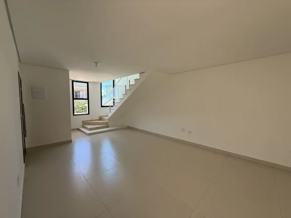 Imagem Casa à Venda com 3 Dorm e 4 Vagas - Condomínio Nova Jaguari