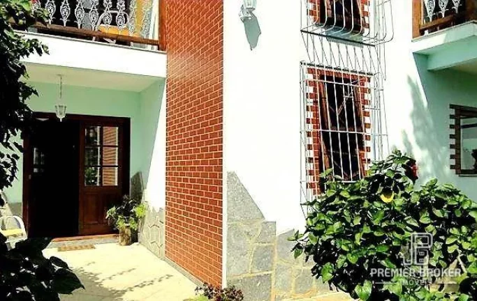 Imagem Casa à venda, 460 m² por R$ 1.500.000,00 - Golfe - Teresópolis/RJ