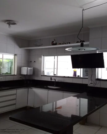Imagem Casa de luxo em condomínio à venda em Busca Vida, Camaçari-BA: 4 quartos, 4 suítes, 2 salas, 2 banheiros, 4 vagas, 450m².