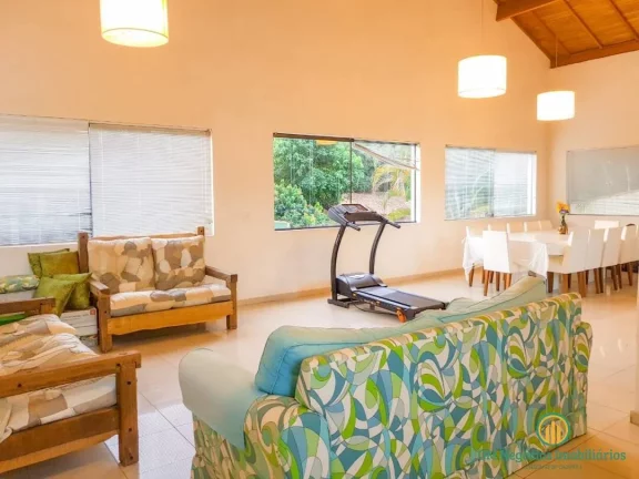 Imagem Casa diferenciada no condomínio Vila Verde - km 36 pela Raposo Tavares
