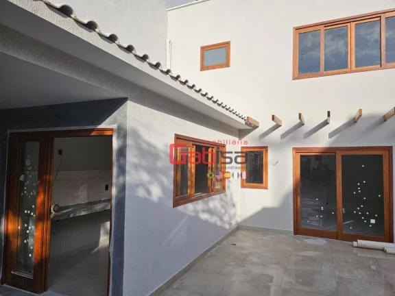 Imagem Casa com 3 dormitórios à venda, 120 m² por R$ 950.000,00 - Braga - Cabo Frio/RJ