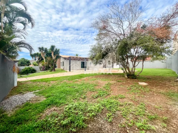 Imagem Casa em Arniqueira: 4 Dormitórios e 420m² por R$1.380.000