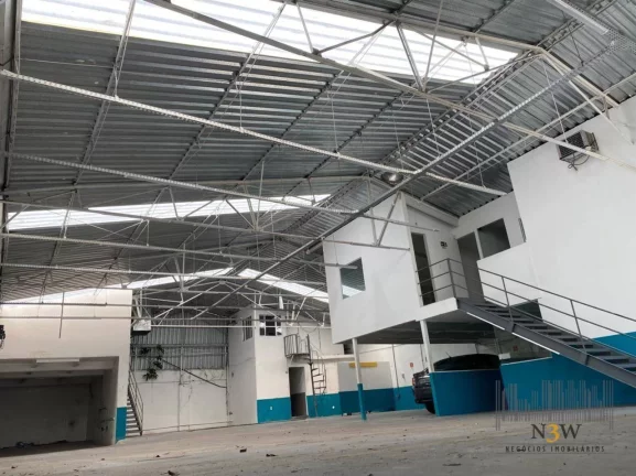 Imagem Galpão à venda em Pinheiros São Paulo SP com 380m², 4 salas e 4 vagas de garagem.