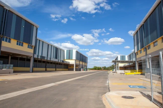 Imagem Galpão Industrial para Locação em Limeira-SP, Jardim Nova Limeira: 1 sala, 6 banheiros, 31 vagas, 7.995m².
