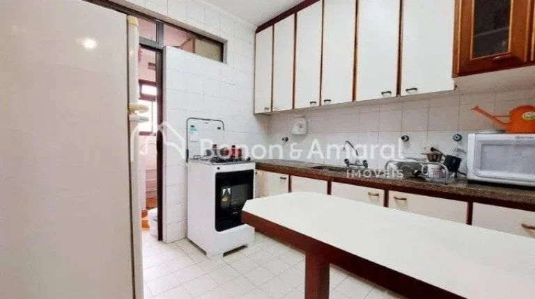 Imagem Apartamento amplo, em ótima localização!
Conta com 3 quartos com armários, 1 suíte, living para...