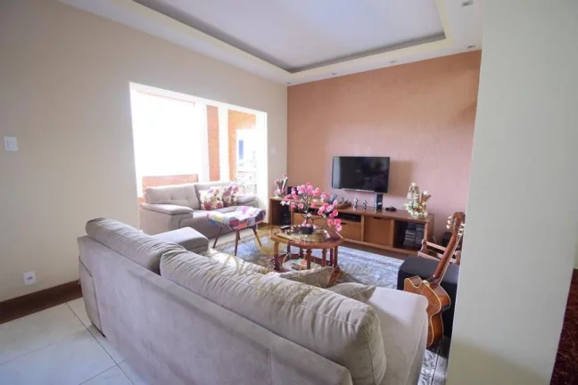 Imagem Casa para Venda em Teresópolis / RJ no bairro Jardim Cascata