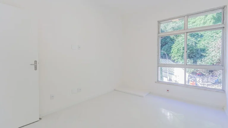 Imagem Apartamento Lagoa - 119M², 3 Dorms, 1 Suíte, 1 Vaga Demarcada, Churrasqueira, Academia, Salão de Festas e Jogos, Brinquedoteca, Quadra.