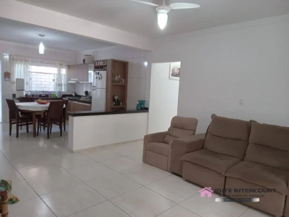 Imagem Excelente Casa com Piscina - Salinas- Balneário Barra do Sul - SC