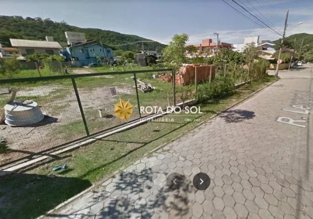 Imagem Terreno de esquina à Venda em Bombinhas SC
