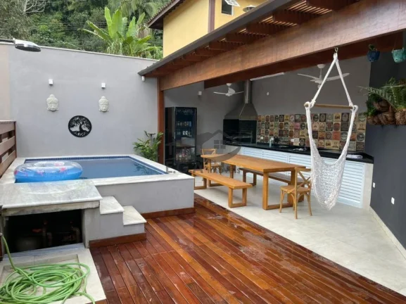 Imagem CASA NA PRAIA DE CAMBURI