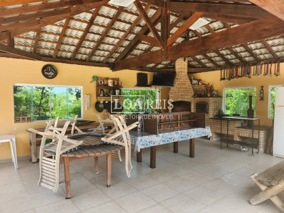 Imagem Vale dos Lagos | 3 Dormitórios (Suíte/Americanos) | 4 Vagas | 1.400 m²