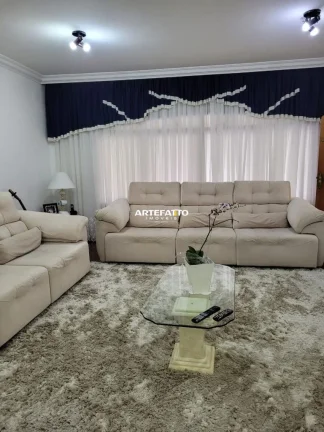 Imagem Casa com piscina bem localizada