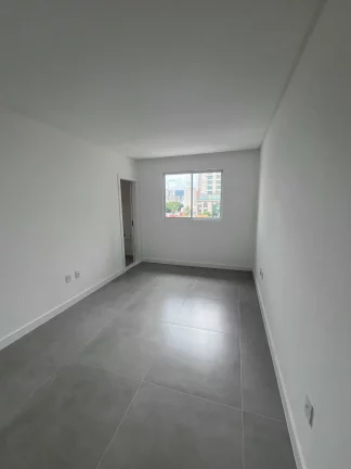 Imagem Apartamento com 2 suítes e 2 vagas de garagem na Meia Praia em Itapema