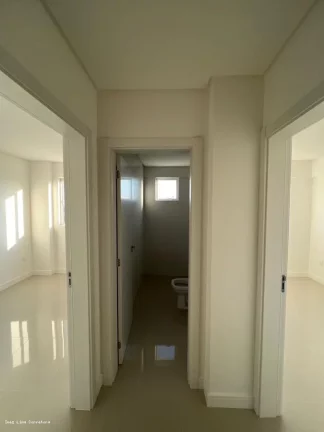 Imagem Alto Padrão para Venda em Itapema, meia praia, 3 dormitórios, 1 suíte, 2 banheiros, 2 vagas