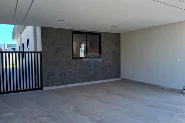 Imagem Casa em condomínio fechado com três quartos, sendo uma suíte